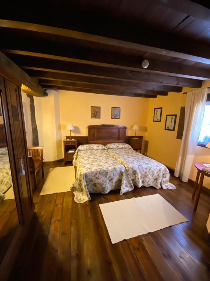 Casa Rural Dos Reales San Cristobal de Boedo Exteriör bild