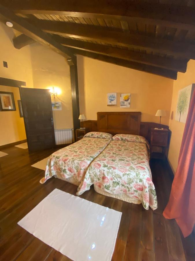 Casa Rural Dos Reales San Cristobal de Boedo Exteriör bild